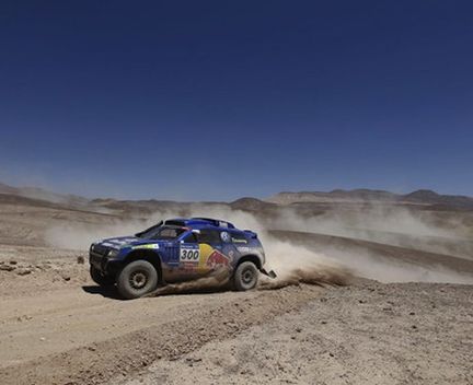 Dakar: Tuff kamp - Sainz nära tappa ledningen