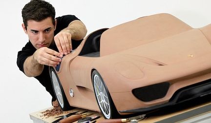 Porsche avslöjar 918 Spyder - eller?