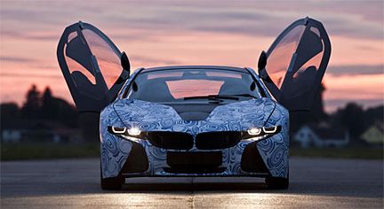 BMW:s snåla superbil har fått grönt ljus
