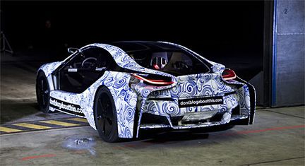 BMW:s snåla superbil har fått grönt ljus