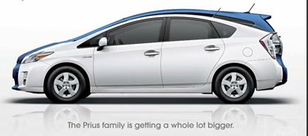 Toyota pusslar fram en stor Prius
