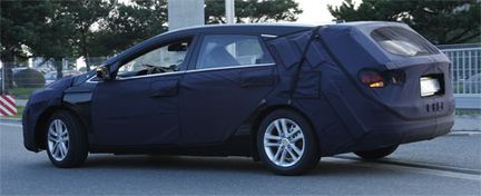 Hyundai i40cw utmanar Passat