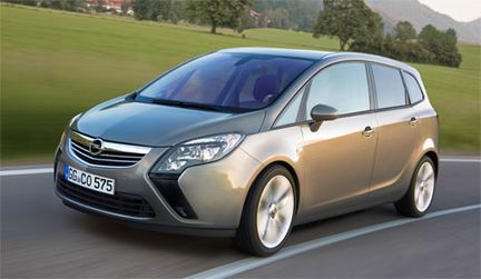 Opel Zafira: Större och billigare