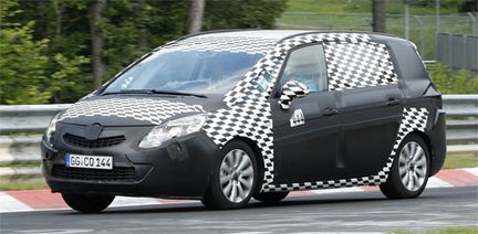 Opel Zafira: Större och billigare