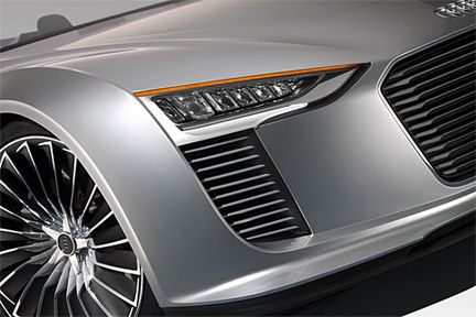 Audi e-tron Spyder kombinerar el och diesel