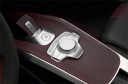 Audi e-tron Spyder kombinerar el och diesel