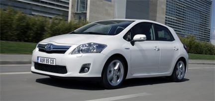 Toyota visar mini-Prius i Paris