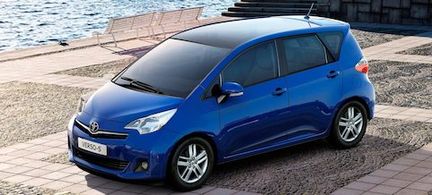 Toyota Verso-S - nya minibussen visas i Paris