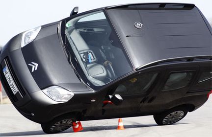 Vältbenägen kombi får ESP som standard