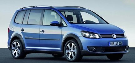 VW CrossTouran förnyar sig