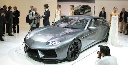 Lamborghini Estoque står ännu på "paus"