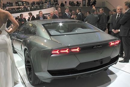 Lamborghini Estoque står ännu på "paus"