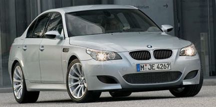 BMW M5 tar en paus