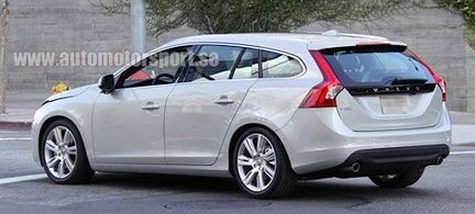 Volvo V60 omaskerad i Sverige