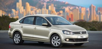 VW Polo hamnar i rysk sträckbänk