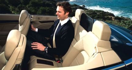 Mercedes E-klass Cabrio med vindkeps