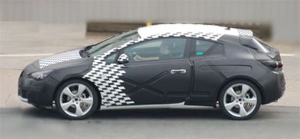 Här är sportiga Astra Coupé