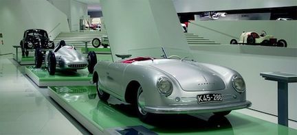 Porsche museum firar ett år