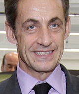 Frankrikes president tar Renault i örat