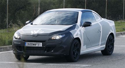 Mégane CC strippar inför Genève