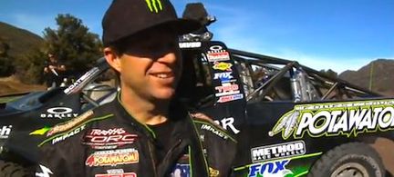 Världsrekord i längdhopp med bil