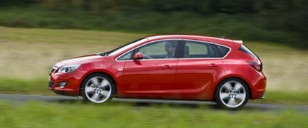 Nya Opel Astra får en flygande start
