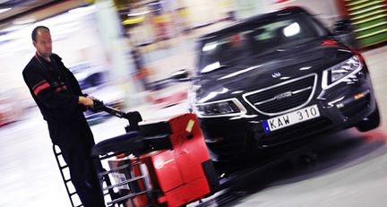 Brist på bilar hos Saab-handlarna