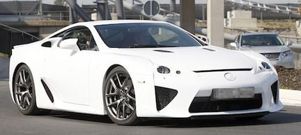 Tjuvlyssna på Lexus LF-A