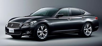 Infiniti M35 Hybrid tar sig an Lexus