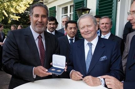 Porsche säljer ut till VW och Qatar