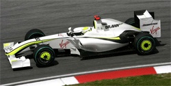 Brawn, Williams och Toyota har reglementsenliga bilar