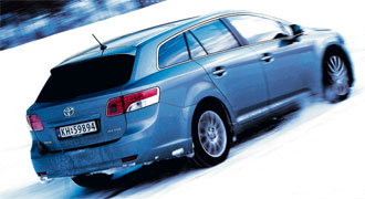 Ford Mondeo mot Toyota Avensis: Kombikungen?