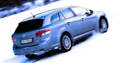 Ford Mondeo mot Toyota Avensis: Kombikungen?
