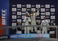 Rydell vann och leder VM