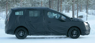 Peugeot "3008 +2" fångad på bild
