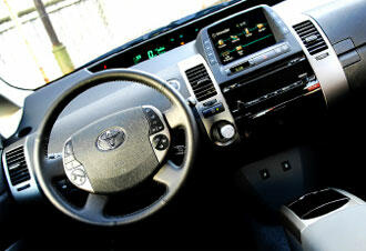 TEST: Toyta Prius mot Mercedes B-klass NGT