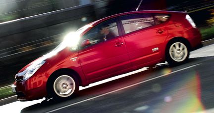 TEST: Toyta Prius mot Mercedes B-klass NGT