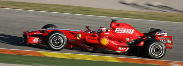 F1: Ferrari snabbast ur startgropen