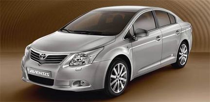 PROVKÖRD: Nya lyxiga Toyota Avensis