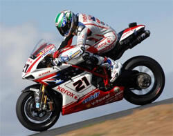 Bayliss överlägsen i årets Superbike-VM