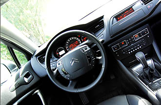 TEST: Citroën C5 mot Honda Accord - vem vinner?