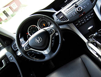 TEST: Citroën C5 mot Honda Accord - vem vinner?