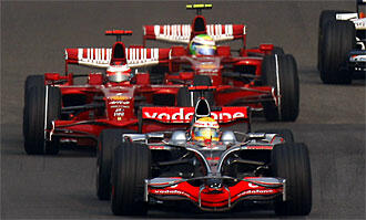 Kampen om VM-titeln blir en rysare