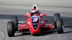 Nu är man förbannade inom Formel Ford-gängen i Sverige