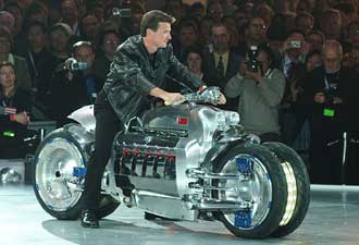 Bernhard lämnar inte VW - ännu