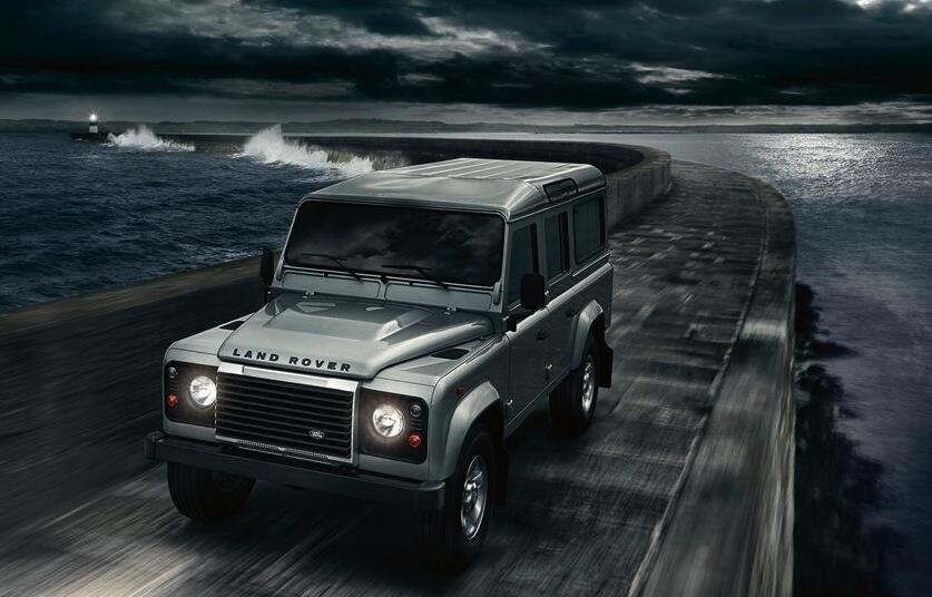 Nya och gamla Defender säljs parallellt