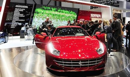 Ferrari bjuder på sju års fri service