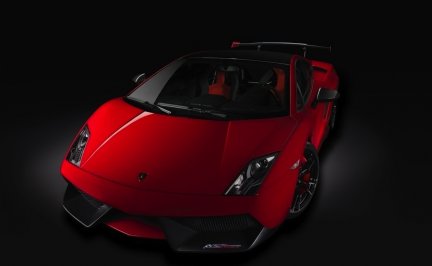 Nya rykten om bakhjulsdriven Lamborghini-cab