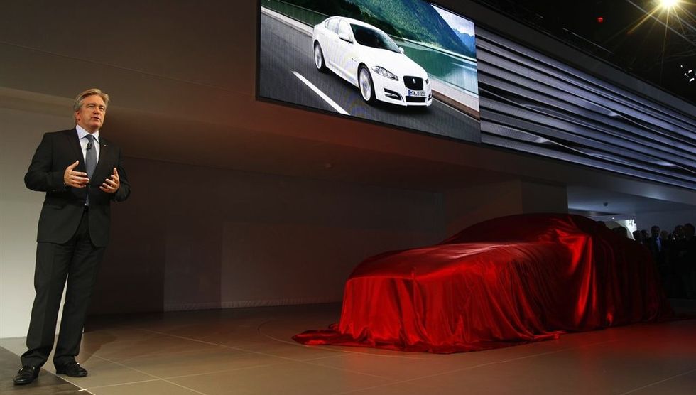 Jaguar satsar på fyrhjulsdrift i XJ och XF