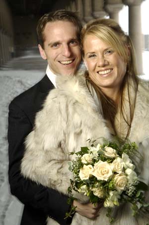 Digital-tidning, Saab-annonsering, nygift, Lambo och RAV4